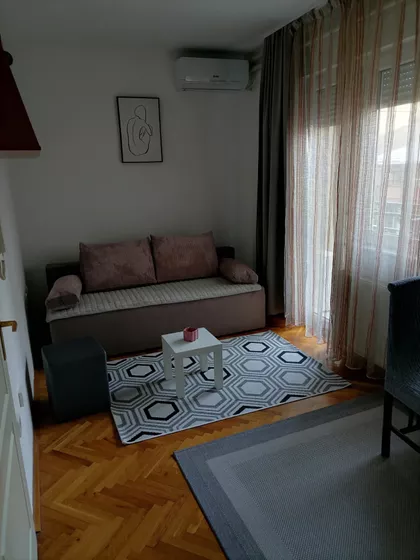 Žitni Trg 4 | 4zida.rs
