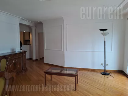 KNEZ MIHAILOVA | 4zida.rs