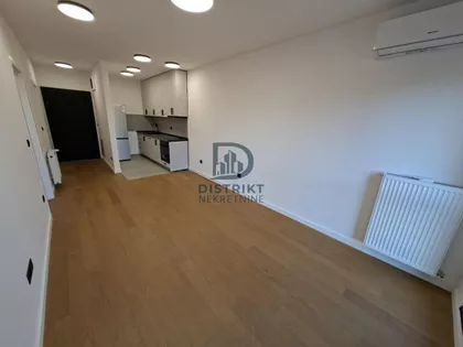 Crveni Pevac | 4zida.rs