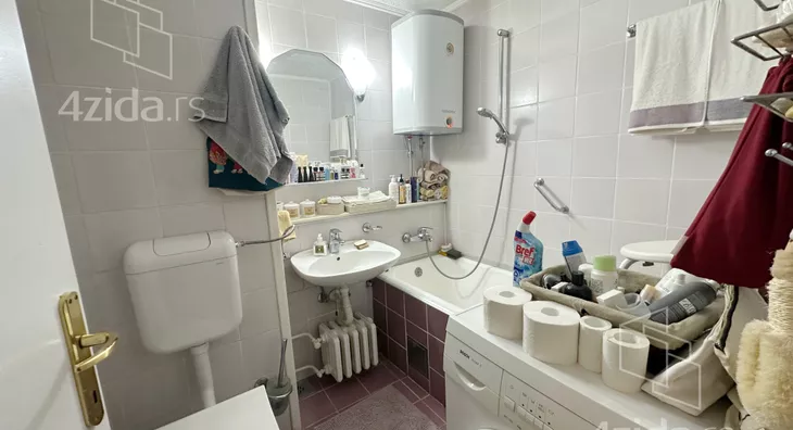 Četvoroiposoban stan | 4zida