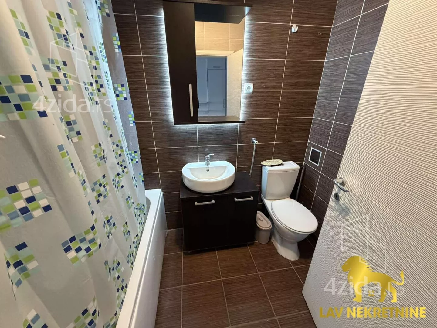 Jednoiposoban stan | 4zida