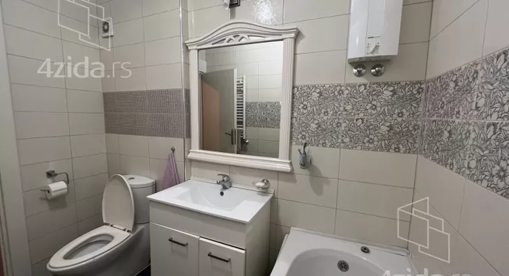 Četvoroiposoban stan | 4zida