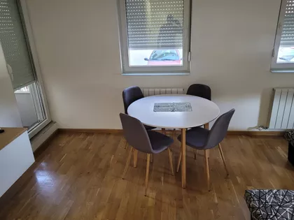 Ugrinovački Put 47B | 4zida.rs