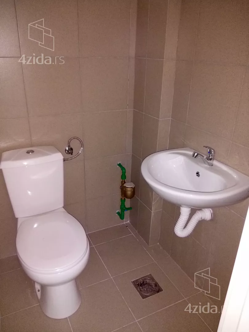 Lokal | 4zida