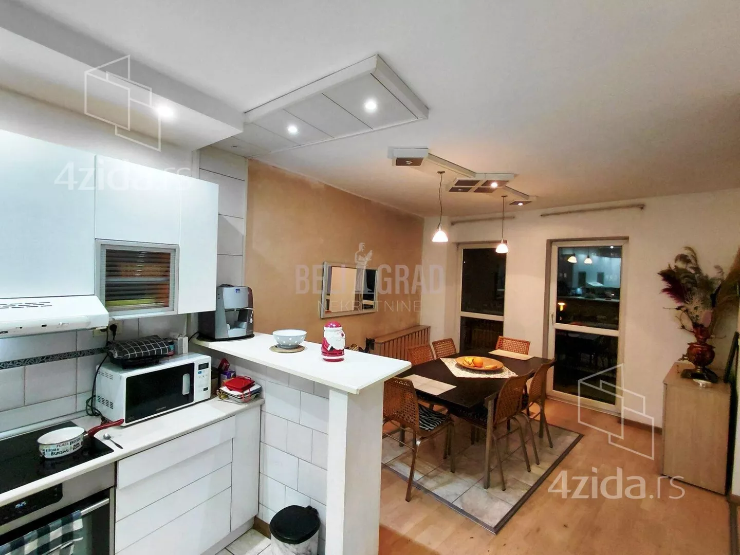 Četvoroiposoban stan | 4zida