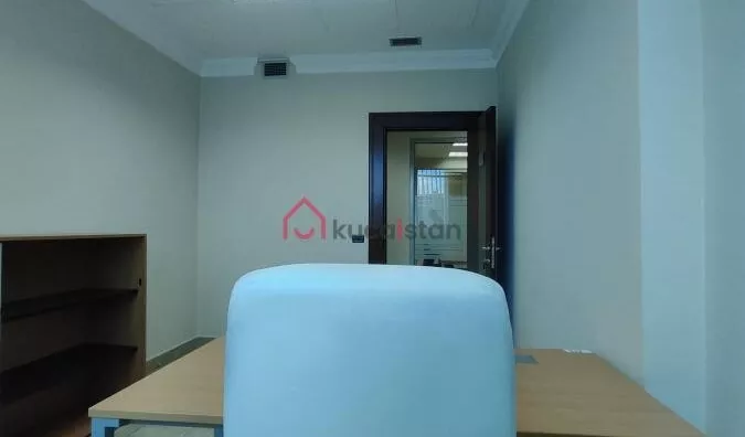 Poslovna zgrada | 4zida