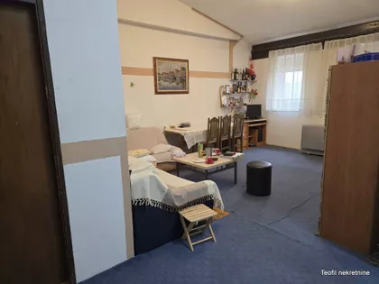 Milana Uzelca | 4zida.rs