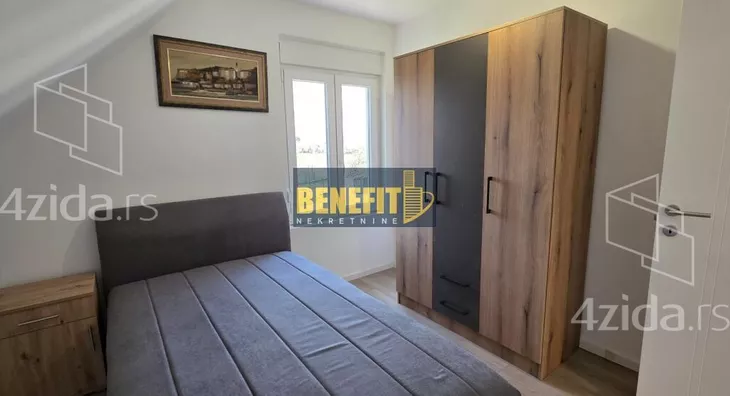 Četvoroiposoban stan | 4zida