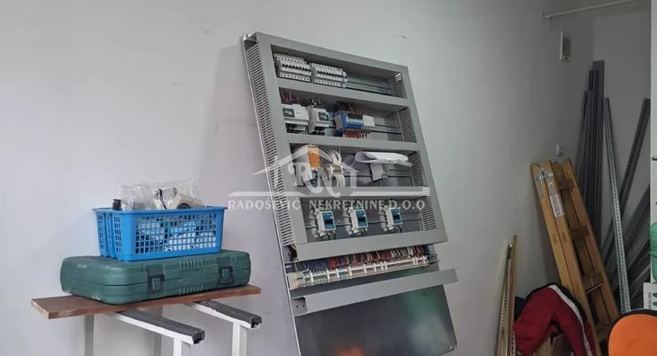 Poslovni prostor | 4zida