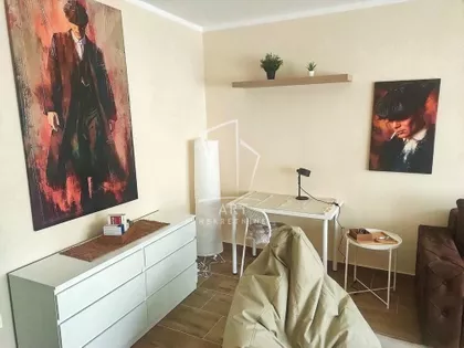 Ustanička | 4zida.rs
