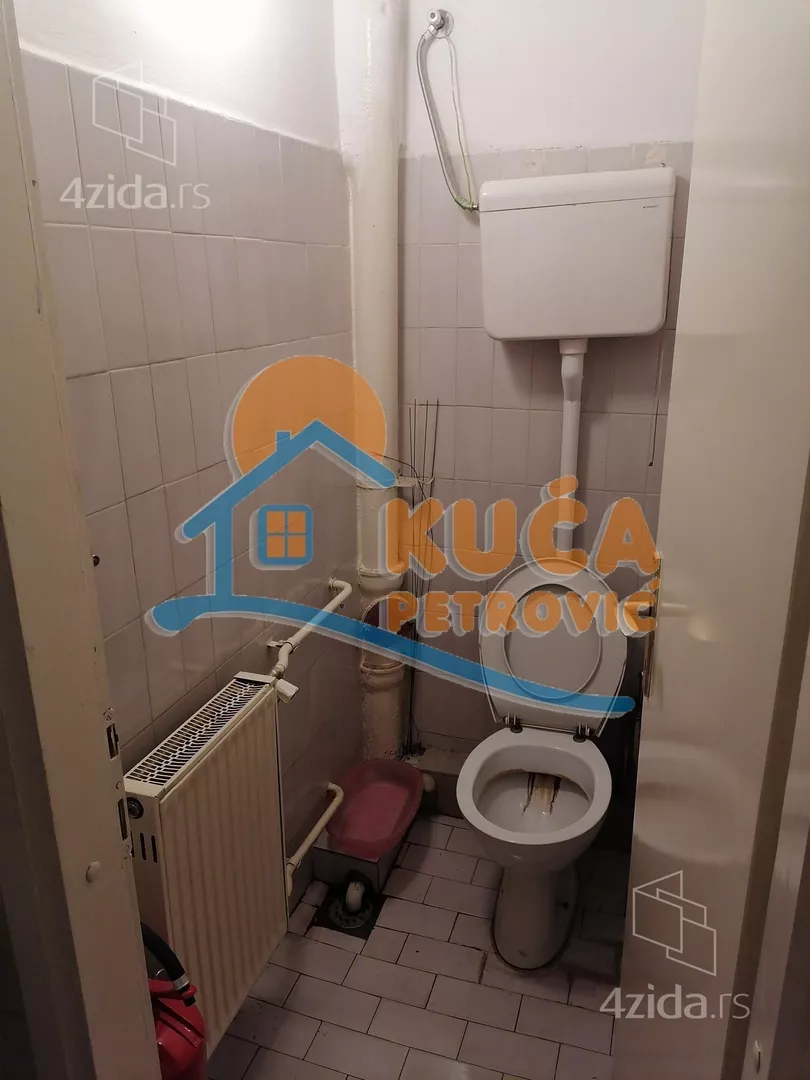 Lokal | 4zida
