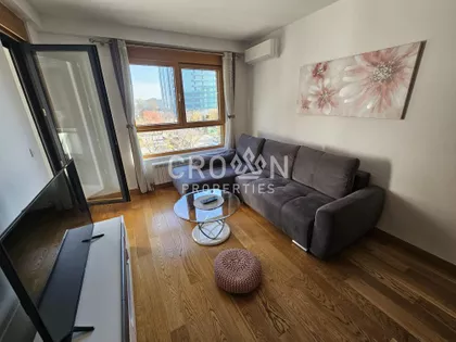 Tadije Sondermajera | 4zida.rs