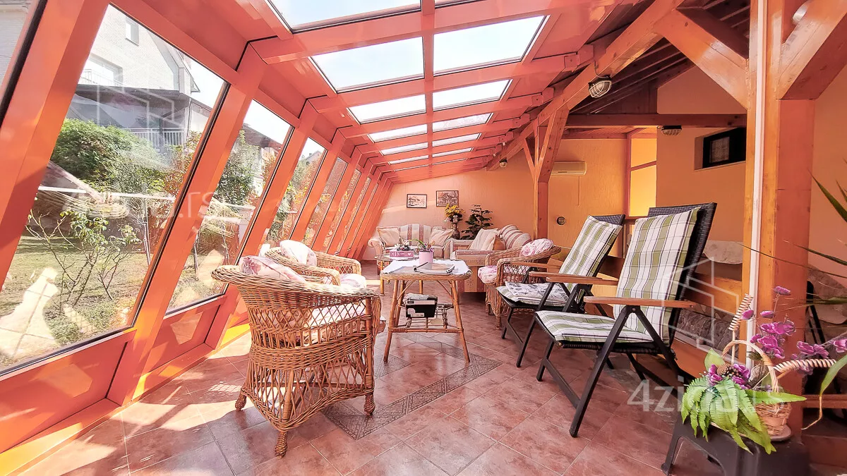 5-etažna kuća | 4zida