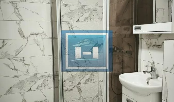 Šestosoban stan | 4zida