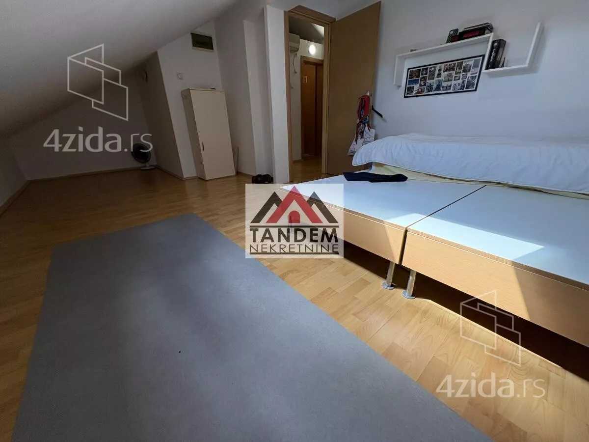 Troiposoban stan | 4zida