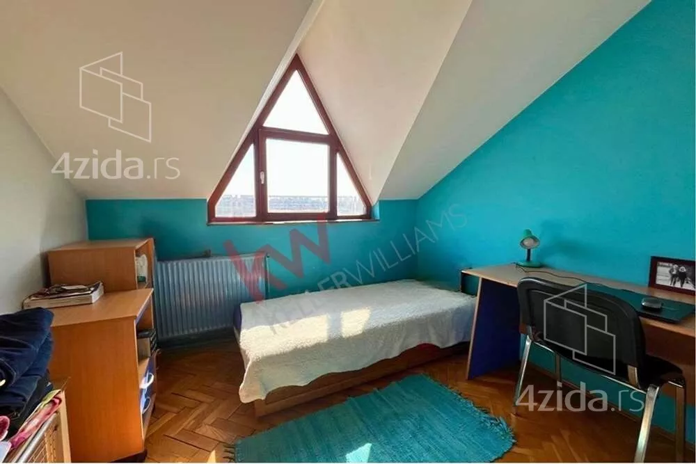 Šestosoban stan | 4zida