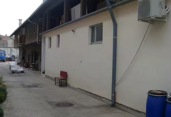 Lokal | 4zida