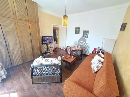 Crveni Pevac | 4zida.rs
