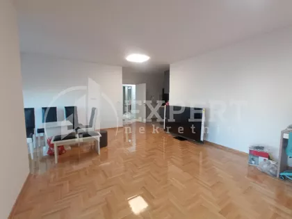 Prvomajska | 4zida.rs