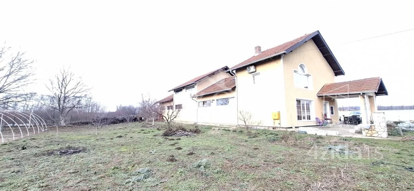 Poslovna zgrada | 4zida