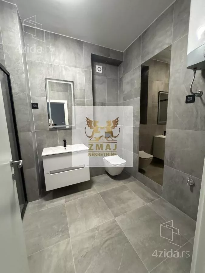 Šestosoban stan | 4zida