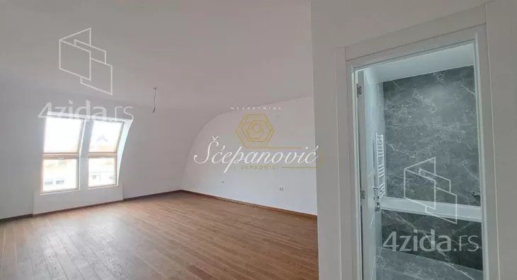 Šestosoban stan | 4zida