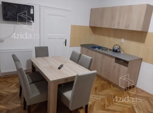 Šestosoban stan | 4zida