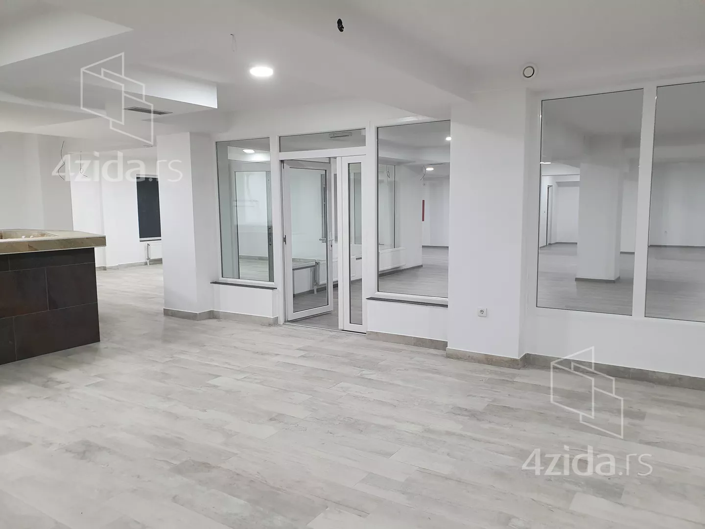 Lokal | 4zida