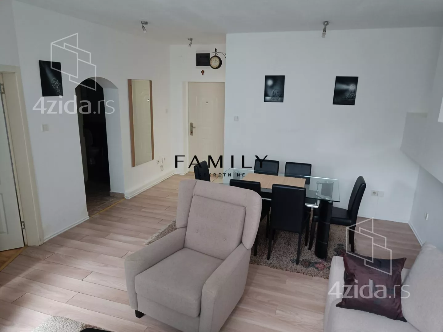 Jednoiposoban stan | 4zida