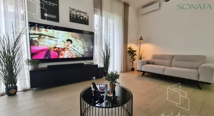 Šestosoban stan | 4zida