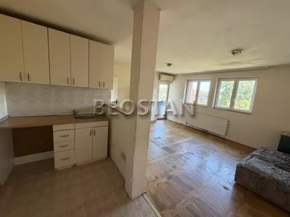Sretena Mladenovića Mike | 4zida.rs