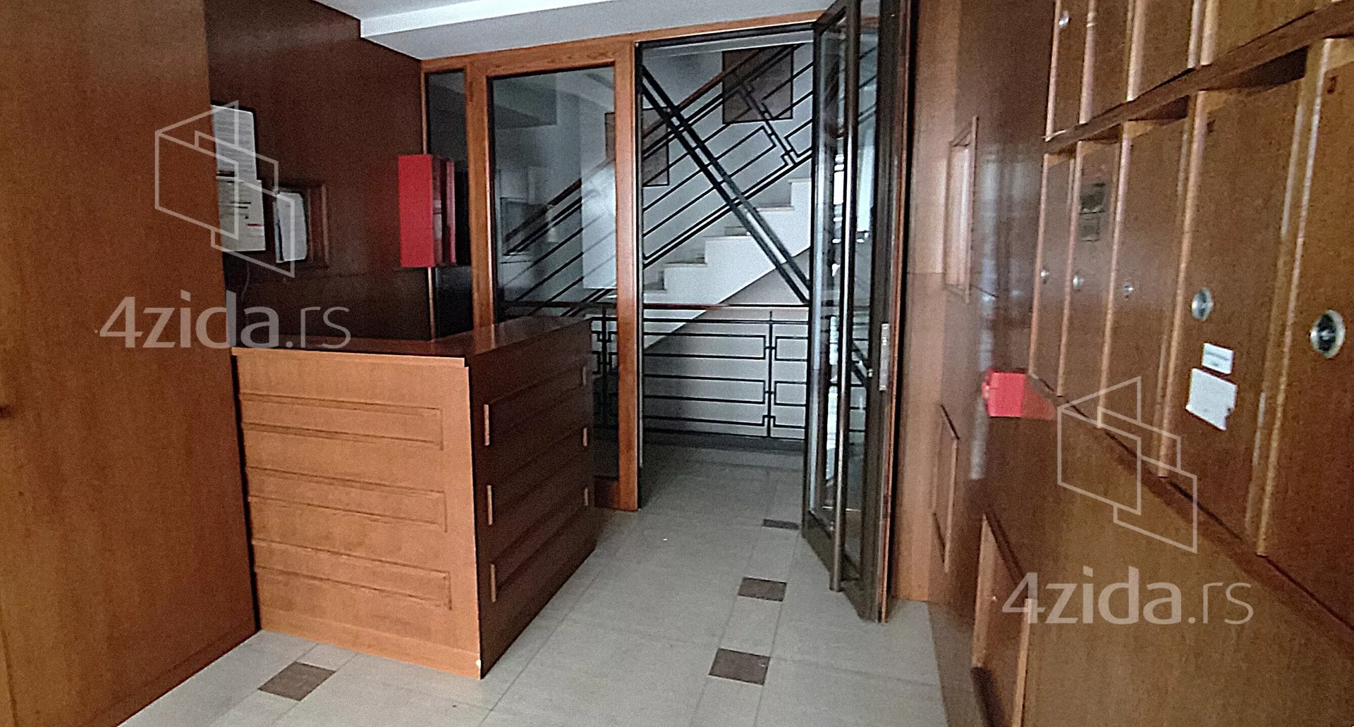 Četvoroiposoban stan | 4zida