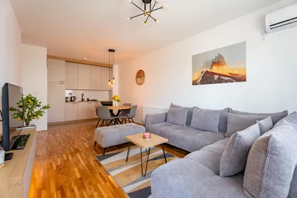 Miletićeva 7 | 4zida.rs