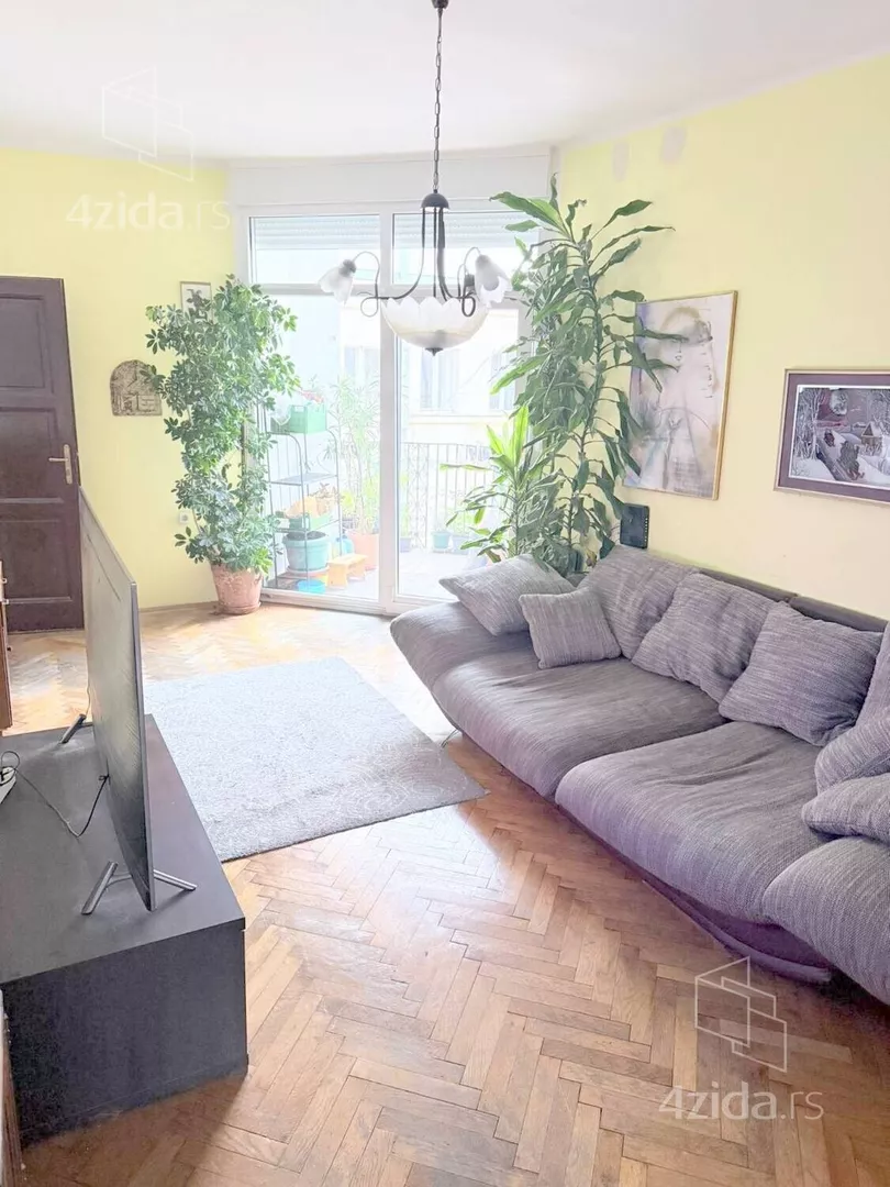 Četvoroiposoban stan | 4zida