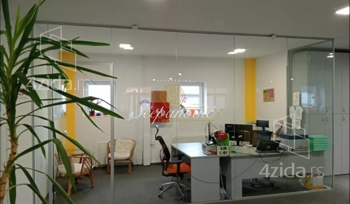 Poslovna zgrada | 4zida