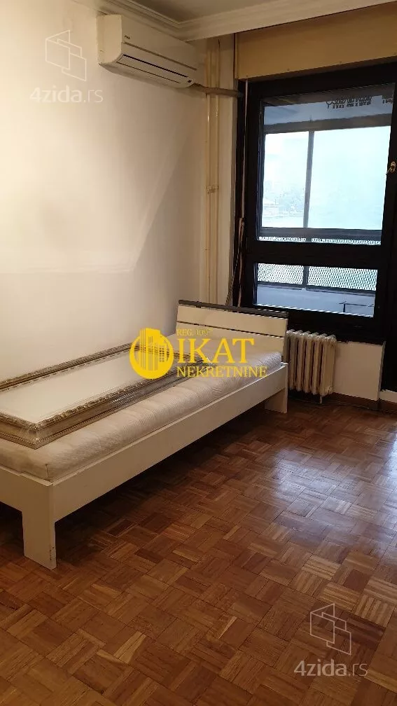 Četvoroiposoban stan | 4zida