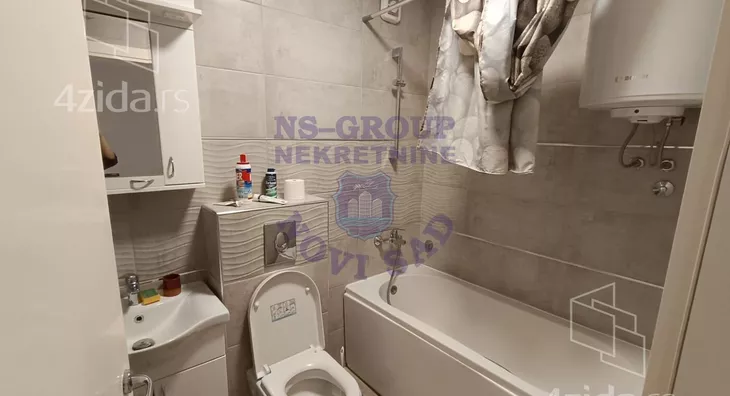 Četvoroiposoban stan | 4zida