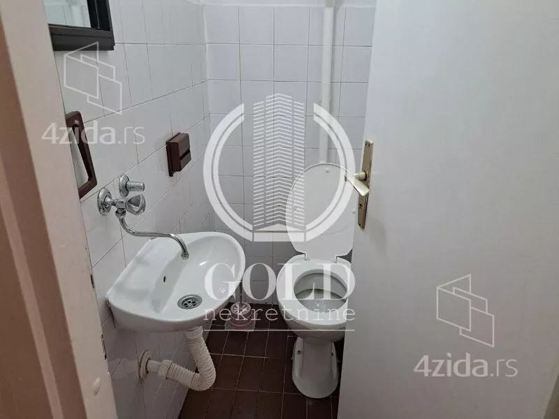 Četvoroiposoban stan | 4zida