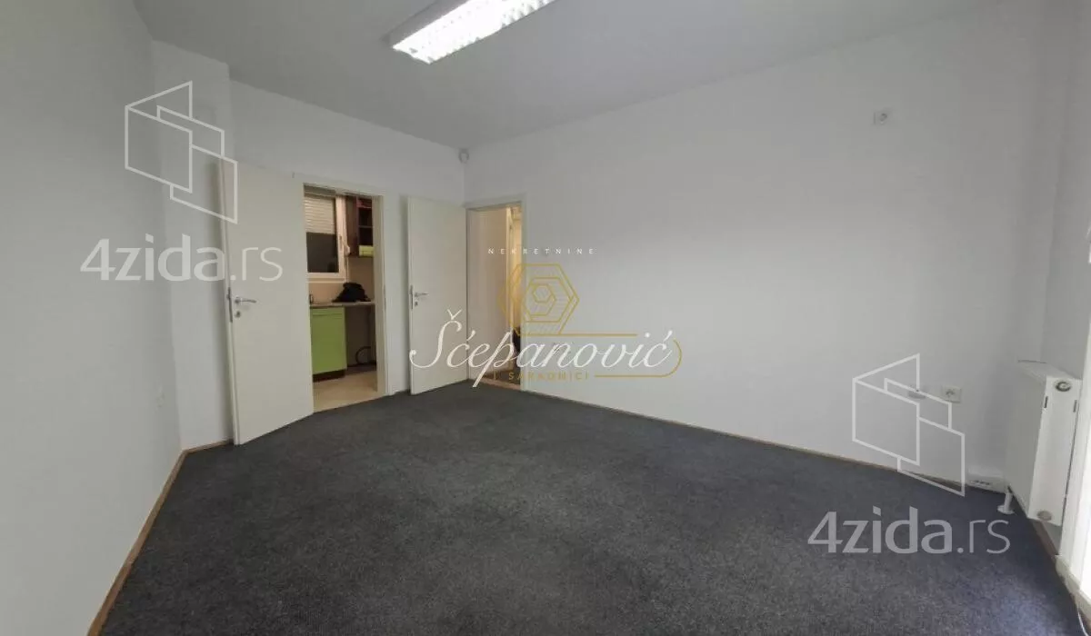 Poslovna zgrada | 4zida