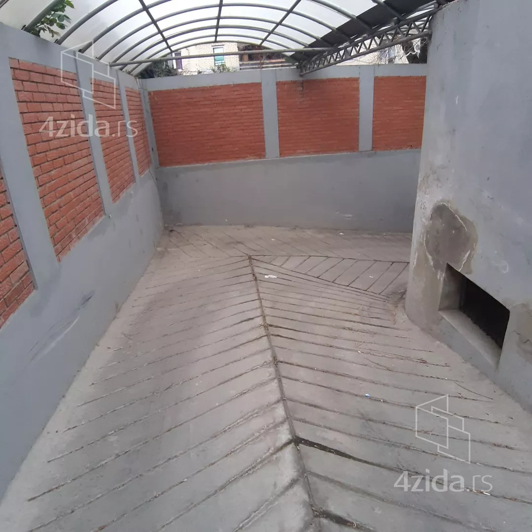 Garaža | 4zida
