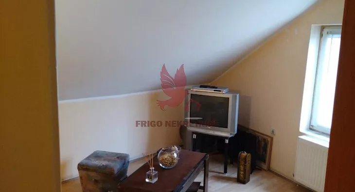 Četvoroiposoban stan | 4zida