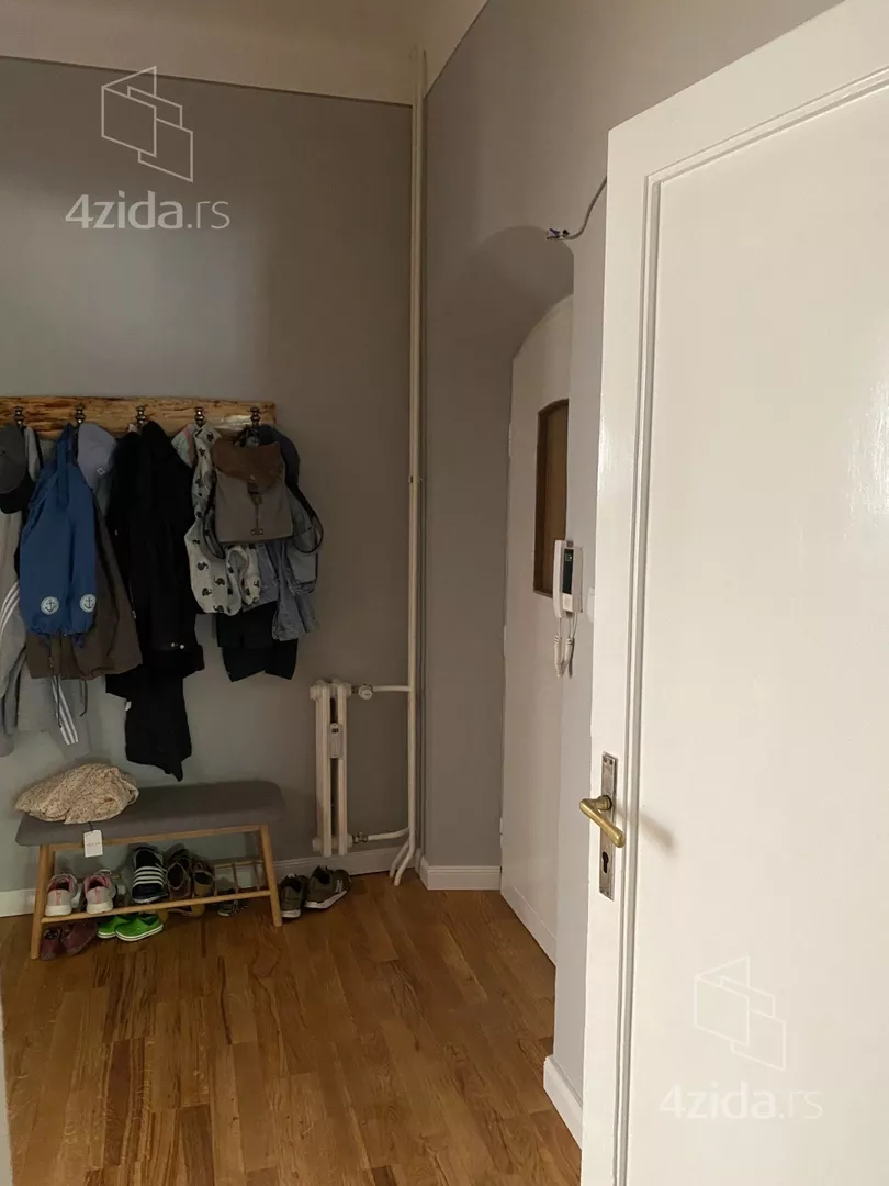Četvoroiposoban stan | 4zida