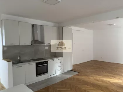 Crveni Krst Vračar | 4zida.rs