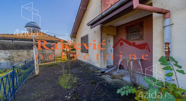 Plac | 4zida