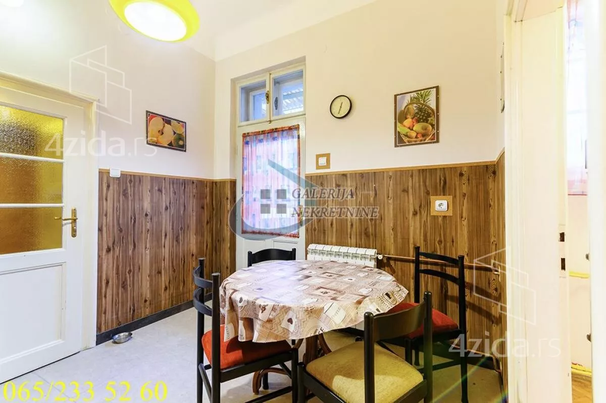 Četvoroiposoban stan | 4zida