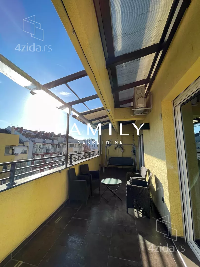 Šestosoban stan | 4zida