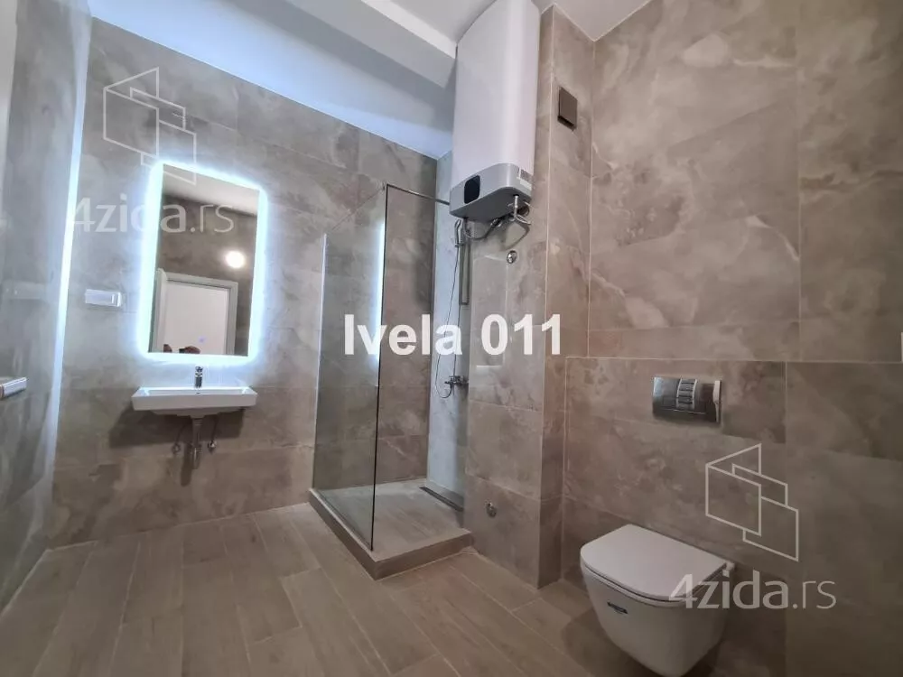 Šestosoban stan | 4zida