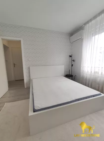MAKSIMA GORKOG | 4zida.rs
