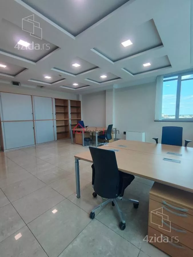 Poslovna zgrada | 4zida