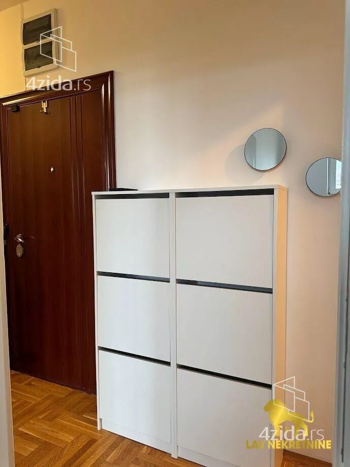 Troiposoban stan | 4zida